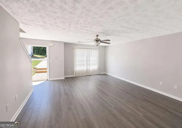 4th image of 3054 Fields Dr, Lithonia, GA 30038 | MLS# 10777391