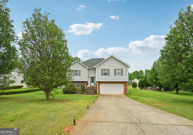 1st image of 224 Solomon Dr, Ellenwood, GA 30294 | MLS# 10729201