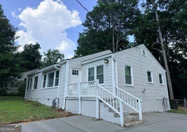 2nd image of 2005 Benson Ave Se, Smyrna, GA 30080 | MLS# 10819847