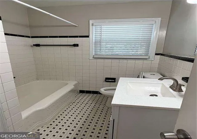 3rd image of 2005 Benson Ave Se, Smyrna, GA 30080 | MLS# 10819847