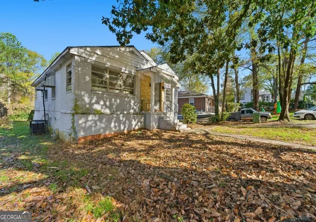 Photo 2 of Single family home for sale at 1431 Nw Sharon St Nw, Atlanta, GA 30314 | MLS# 10829731 | Listing updated on 2026-09-03