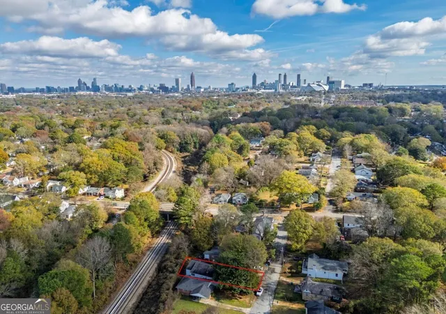 Photo 3 of Single family home for sale at 1431 Nw Sharon St Nw, Atlanta, GA 30314 | MLS# 10829731 | Listing updated on 2026-09-20