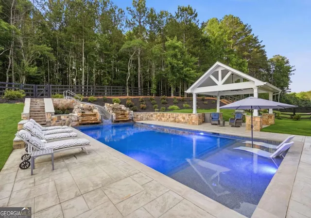 2nd image of 5475 Summit Oak Dr, Alpharetta, GA 30004 | MLS# 10804934