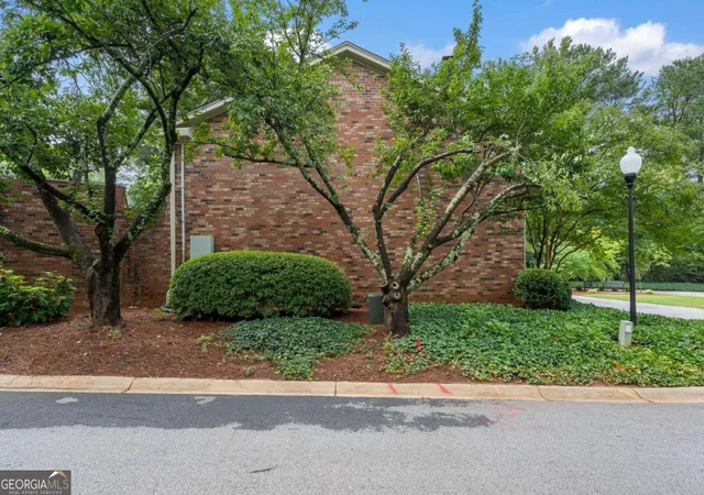 18th image of 2455 Leafgate Rd, Decatur, GA 30033 | MLS# 10809848