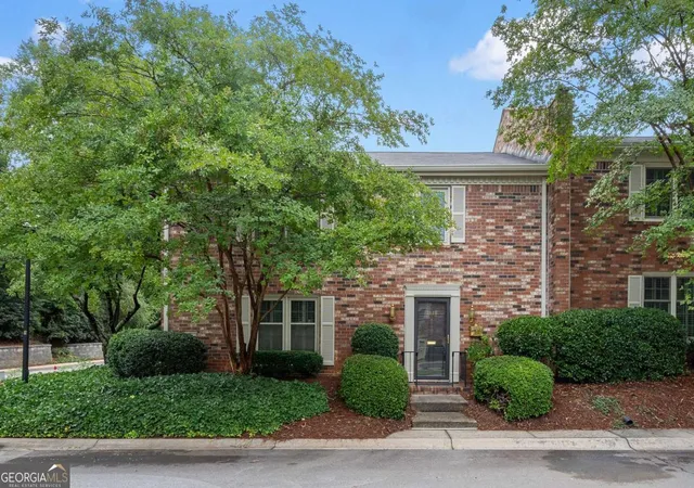 3rd image of 2455 Leafgate Rd, Decatur, GA 30033 | MLS# 10809848