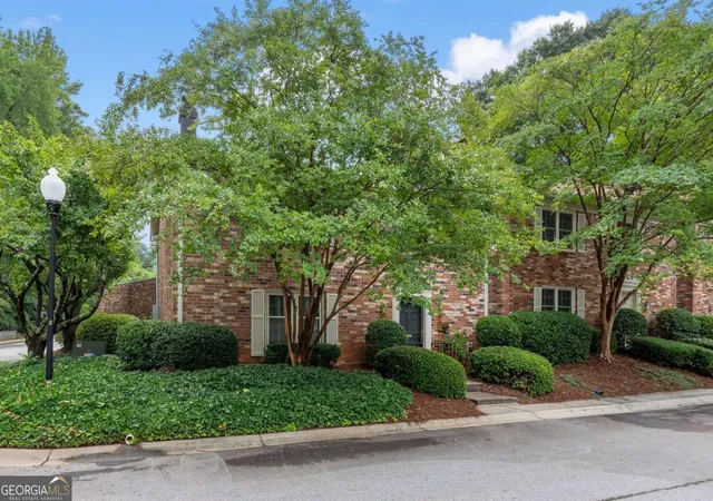 4th image of 2455 Leafgate Rd, Decatur, GA 30033 | MLS# 10809848