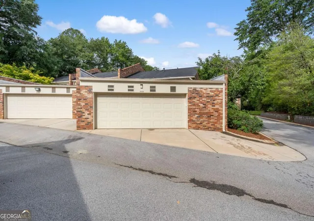 5th image of 2455 Leafgate Rd, Decatur, GA 30033 | MLS# 10809848