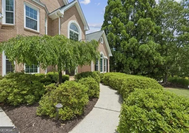 Photo 4 of Single family home for sale at 6316 Benbrooke Overlook Nw, Acworth, GA 30101 | MLS# 10833304 | Listing updated on 2026-10-29