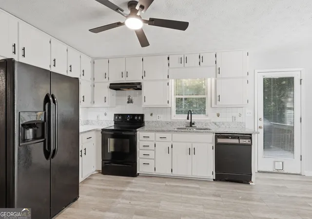 Photo 4 of Single family home for sale at 150 Windsor Dr, Fayetteville, GA 30215 | MLS# 10810938 | Listing updated on 2026-09-04