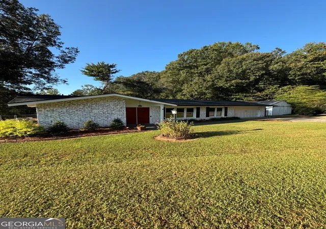 3rd image of 2058 Welcome Rd, Newnan, GA 30263 | MLS# 10807515