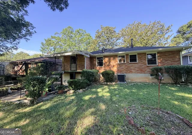 Photo 3 of Sale Pending at 104 Willis Ml Rd SW, Atlanta, GA 30311 | MLS# 10810912 | Listing updated on 2026-09-11