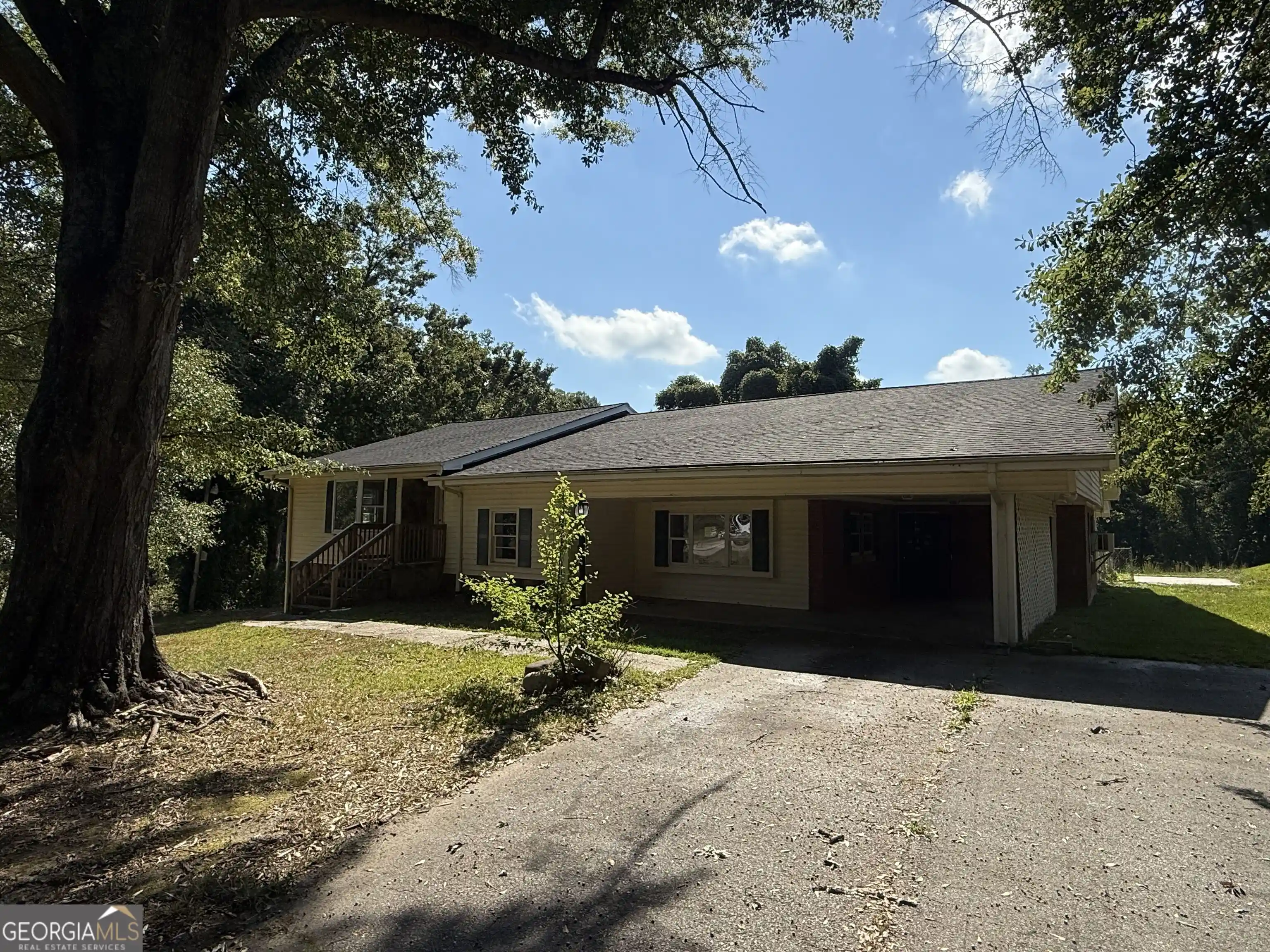 Photo 1 of Single family home for sale at 4 Poppys Ln, Toccoa, GA 30577 | MLS# 10857401 | Listing updated on 2026-10-15