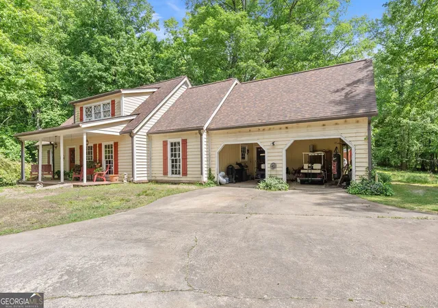 Photo 3 of Sale Pending at 5141 Strickland Rd, Gainesville, GA 30507 | MLS# 10760563 | Listing updated on 2026-09-18