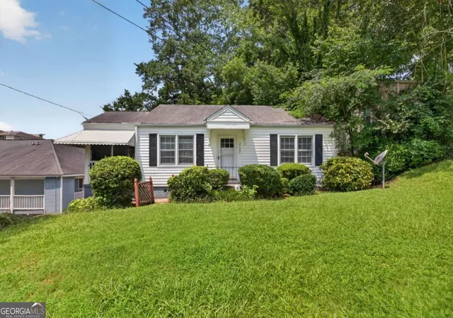 2nd image of 2727 Humphries St, Atlanta, GA 30344 | MLS# 10817455