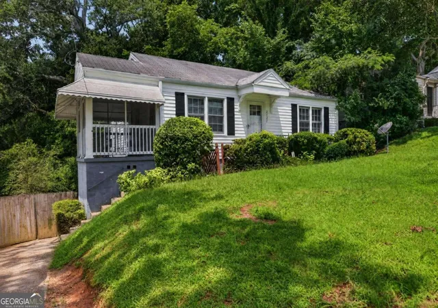3rd image of 2727 Humphries St, East Point, GA 30344 | MLS# 10817455