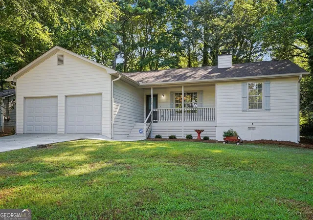 Photo 2 of Single family home for sale at 115 Lakeview Dr, Stockbridge, GA 30281 | MLS# 10833279 | Listing updated on 2026-10-03
