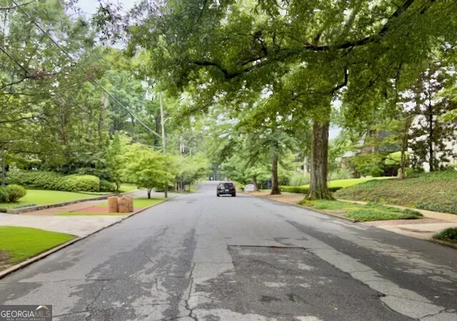 Photo 3 of Townhouse for sale at 34 28th St, Atlanta, GA 30309 | MLS# 10815056 | Listing updated on 2026-10-08