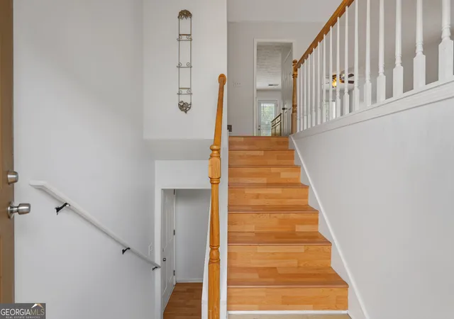2nd image of 26 Ann Cir Se, Cartersville, GA 30121 | MLS# 10816483