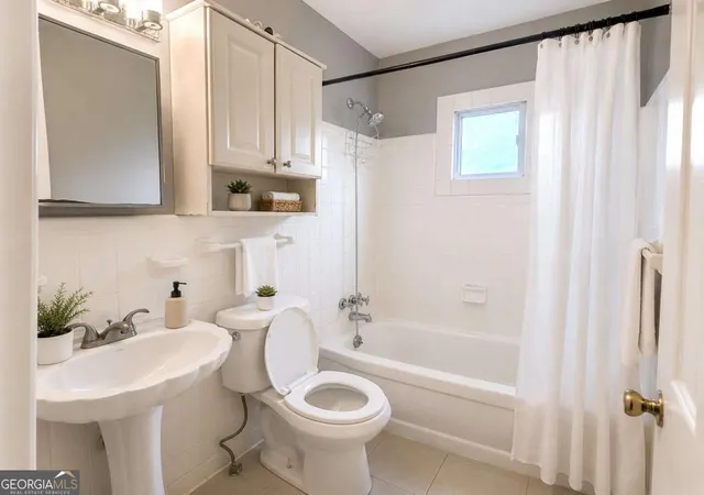 Photo 3 of Single family home for sale at 2645 Valmar Dr, Atlanta, GA 30340 | MLS# 10799635 | Listing updated on 2026-08-21