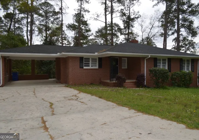 Photo 2 of Single family home for sale at 829 Edward Pl, Macon, GA 31204 | MLS# 10723865 | Listing updated on 2026-09-17