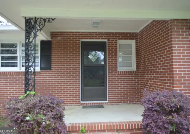 Photo 3 of Single family home for sale at 829 Edward Pl, Macon, GA 31204 | MLS# 10723865 | Listing updated on 2026-09-17