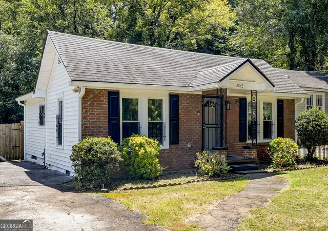 Photo 2 of Single family home for sale at 2842 Grand Ave Sw, Atlanta, GA 30315 | MLS# 10823903 | Listing updated on 2026-09-09