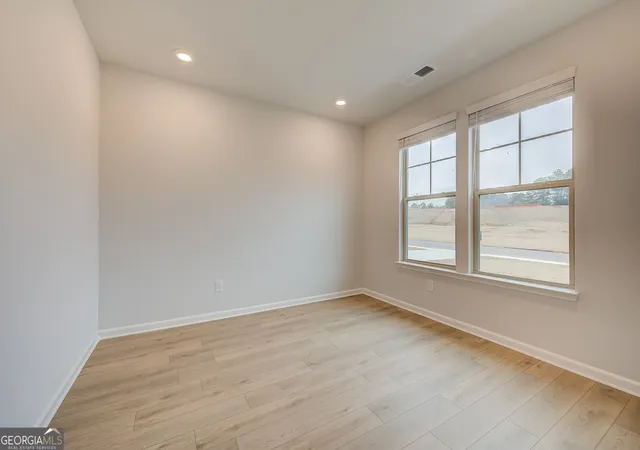 4th image of 205 Delta Dr, Mcdonough, GA 30253 | MLS# 10787431