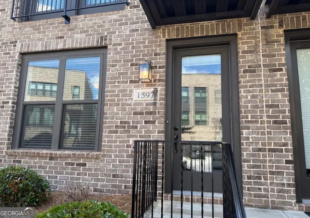 Townhouse for sale at 1597 Aldworth Pl Se, Atlanta, GA 30339 | MLS# 10834877