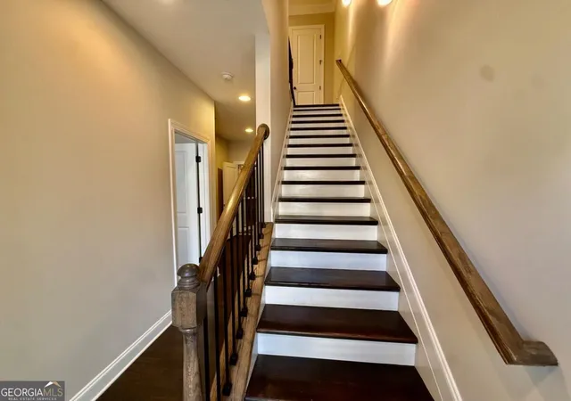 Photo 2 of Townhouse for sale at 1597 Aldworth Pl Se, Atlanta, GA 30339 | MLS# 10834877 | Listing updated on 2026-09-21