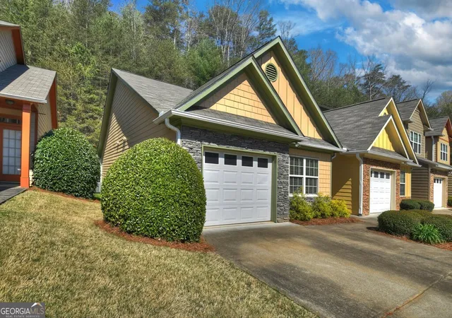 Photo 2 of Townhouse for sale at 263 Ridgehaven Trl #1, Ellijay, GA 30536 | MLS# 10731865 | Listing updated on 2026-10-01