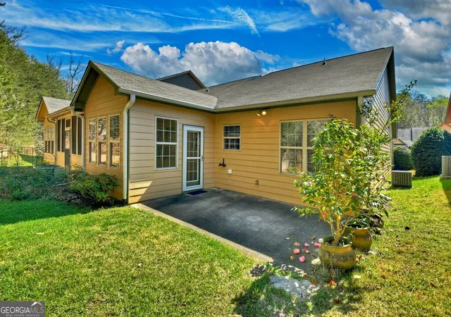 Photo 3 of Townhouse for sale at 263 Ridgehaven Trl #1, Ellijay, GA 30536 | MLS# 10731865 | Listing updated on 2026-10-01