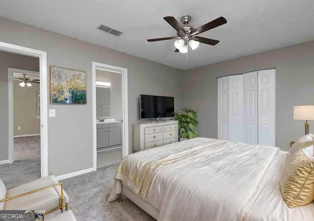 Photo 3 of Townhouse for sale at 4040 Laurie Jo Dr, Marietta, GA 30008 | MLS# 10835827 | Listing updated on 2026-09-12