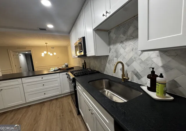 4th image of 804 Woodcliff Dr, Sandy Springs, GA 30350 | MLS# 10820030