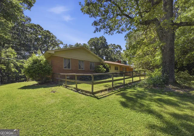 2nd image of 1202 Cave Spring Rd, Cedartown, GA 30125 | MLS# 10768469