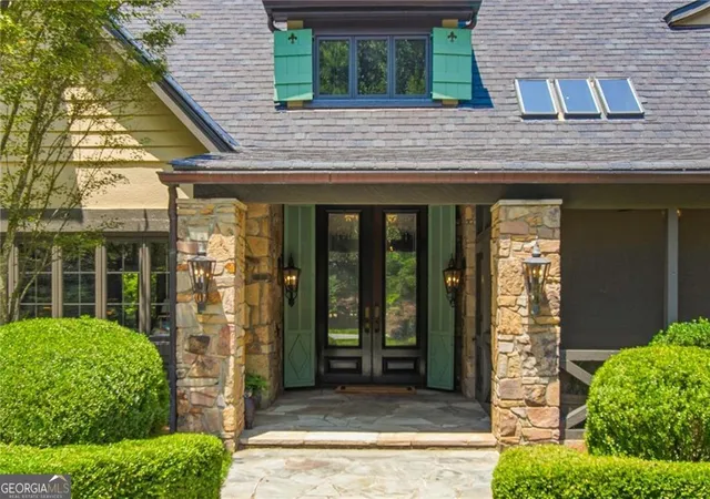 4th image of 2401 Spalding Dr, Sandy Springs, GA 30350 | MLS# 10814918