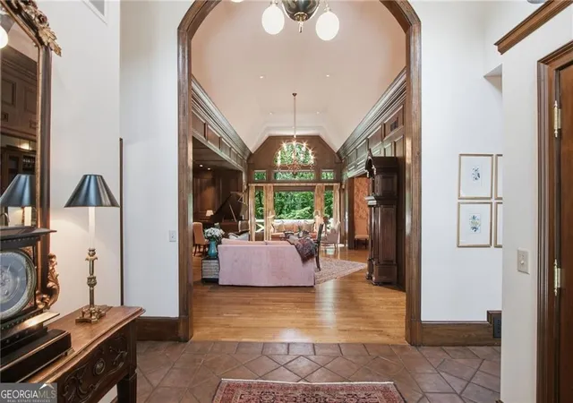 5th image of 2401 Spalding Dr, Sandy Springs, GA 30350 | MLS# 10814918