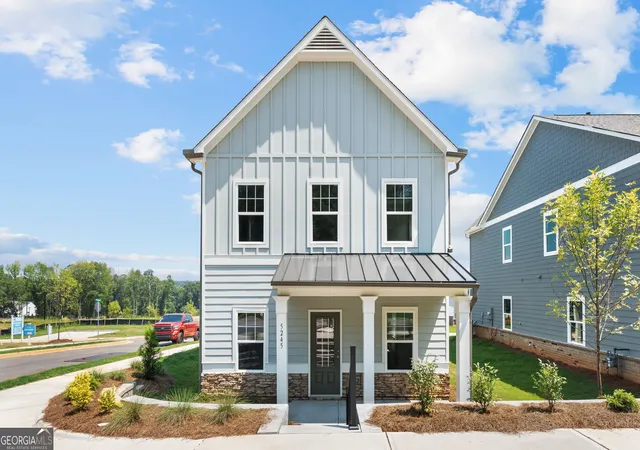 1st image of 5245 Gainesville St, Flowery Branch, GA 30542 | MLS# 10822179