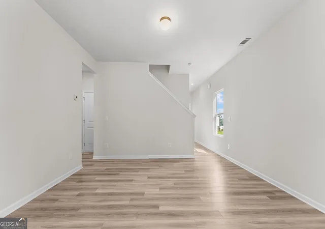3rd image of 5245 Gainesville St, Flowery Branch, GA 30542 | MLS# 10822179