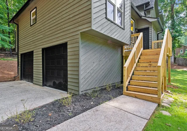 Photo 3 of Single family home for sale at 926 Allatoona Rd, Woodstock, GA 30189 | MLS# 10793129 | Listing updated on 2026-08-03
