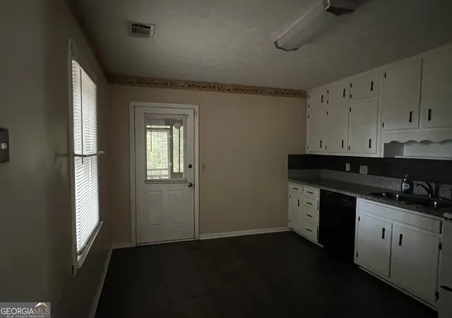 3rd image of 1776 Salem Woods Dr Se, Conyers, GA 30013 | MLS# 10812956