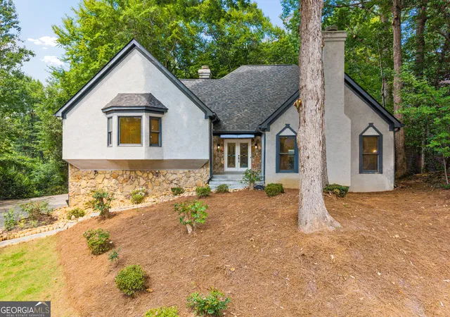 Photo 2 of Single family home for sale at 210 Wessex Ct, Sandy Springs, GA 30328 | MLS# 10829340 | Listing updated on 2026-09-14