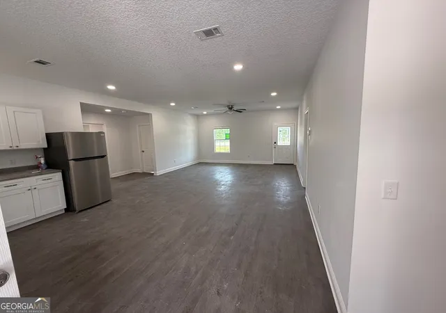 Photo 2 of Sale Pending at 5487 Old Waynesville Rd, Waynesville, GA 31566 | MLS# 10814858 | Listing updated on 2026-08-11