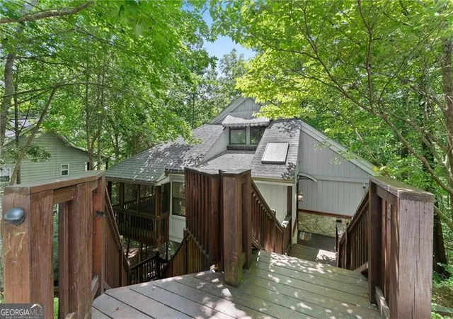 Photo 3 of Single family home for sale at 17 Dach Bruecke Gasse, Helen, GA 30545 | MLS# 10557799 | Listing updated on 2026-08-18