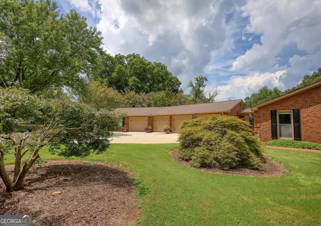 Photo 3 of Single family home for sale at 3331 Hwy 213, Mansfield, GA 30055 | MLS# 10826905 | Listing updated on 2026-10-06