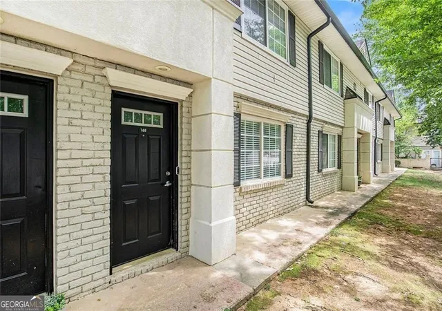 2nd image of 6940 Roswell Rd #16B, Sandy Springs, GA 30328 | MLS# 10818076