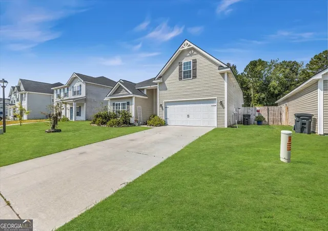 Photo 3 of Single family home for sale at 201 Turpentine Trl, Hinesville, GA 31313 | MLS# 10791358 | Listing updated on 2026-09-17