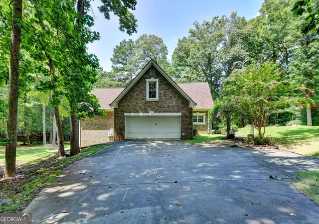Photo 3 of Single family home for sale at 4845 Grady Smith Rd, Loganville, GA 30052 | MLS# 10822610 | Listing updated on 2026-09-12