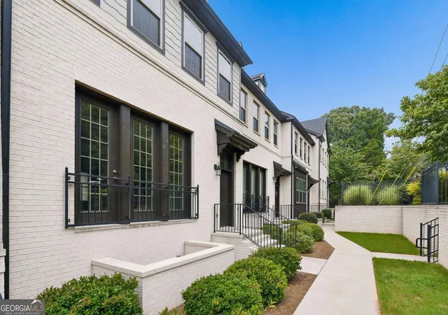 Photo 3 of Townhouse for sale at 4812 Highside Way, Smyrna, GA 30082 | MLS# 10819309 | Listing updated on 2026-08-19