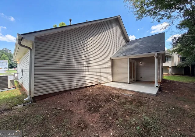 Photo 4 of Single family home for sale at 10543 Crabtree Dr, Jonesboro, GA 30238 | MLS# 10805503 | Listing updated on 2026-09-17