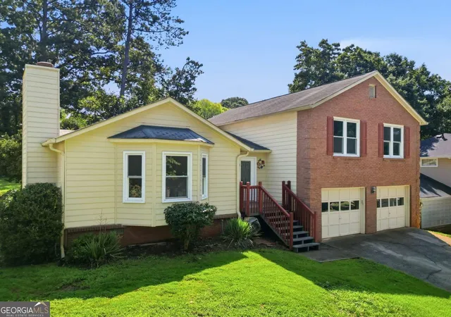 Photo 3 of Single family home for sale at 440 Hunters Cove Ct, Lawrenceville, GA 30044 | MLS# 10824413 | Listing updated on 2026-08-27